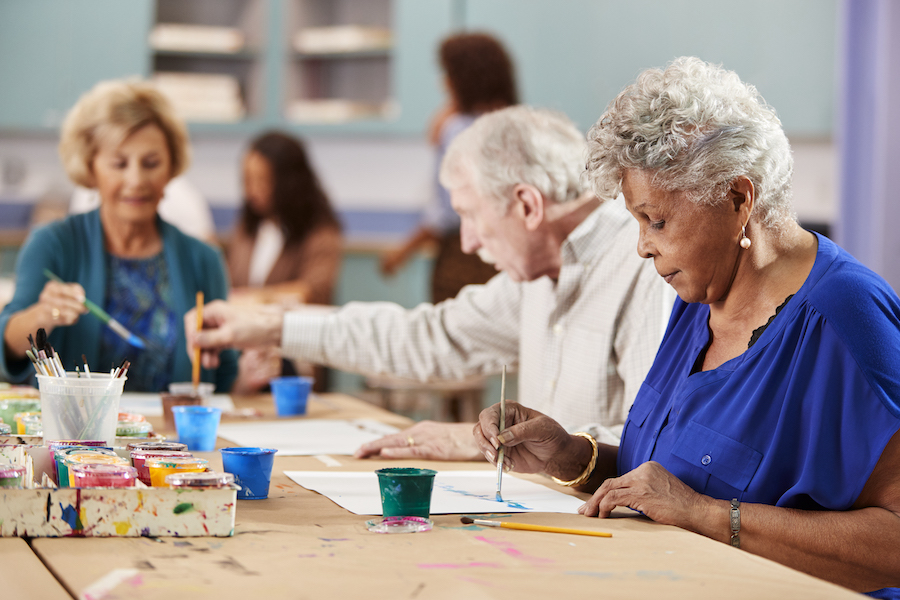 How Day Retreat Programs Help Seniors Living with Dementia Age in Place